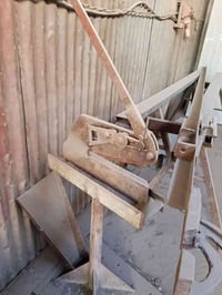 عندي كتر للبيع ومكائن لحيم عدد 2 تشتغل 320 و220 ومكص مال ابليت او راسط...