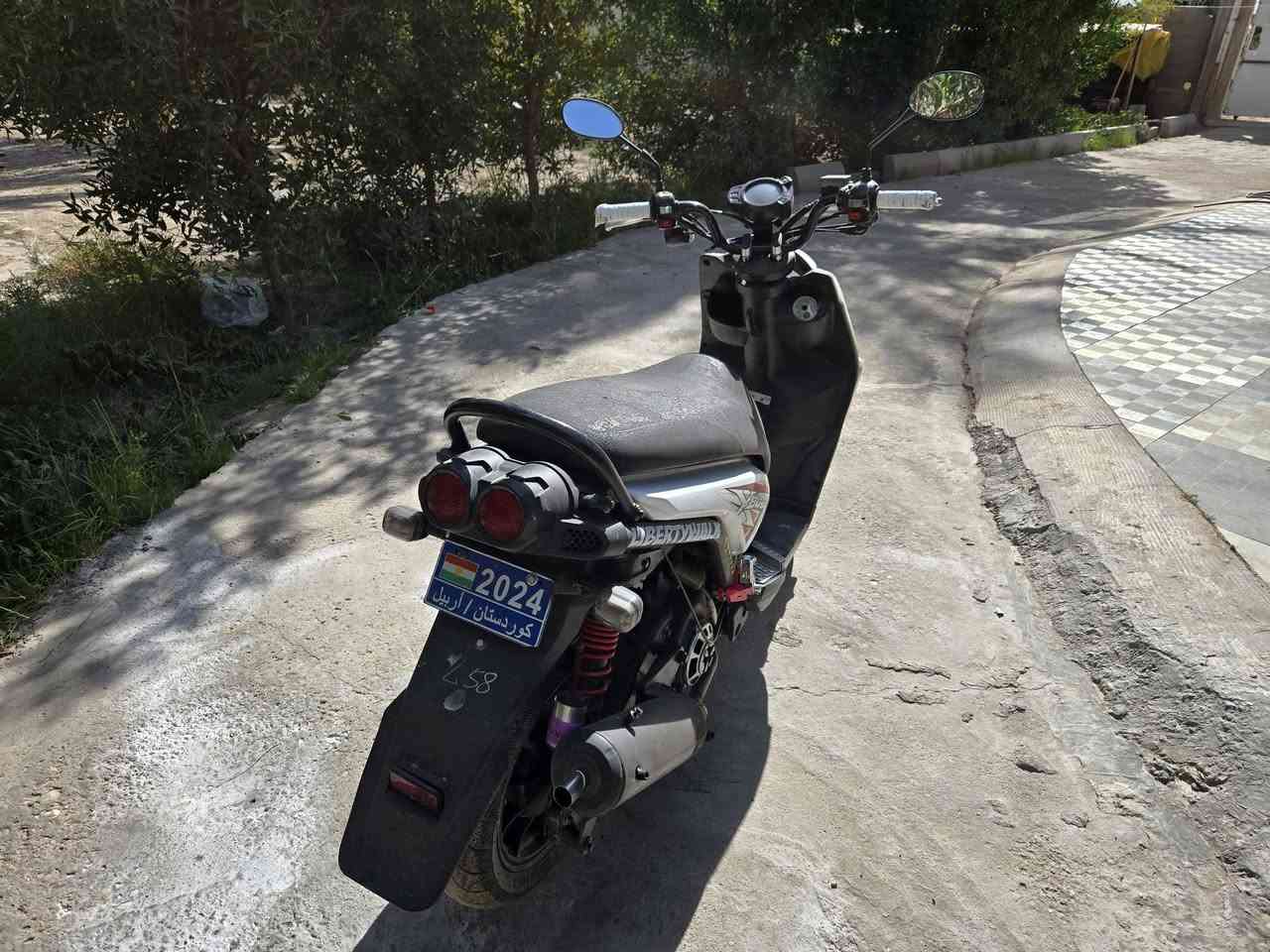 السلام عليكم
جبلي رمبه مابيهه اي نقص 
كهربائيات  كلها شغالة
مكفولة من كلشي 
شلعه ومعدل 
سعرها 825 الف 
***********
مكاني واسط الصويرة
