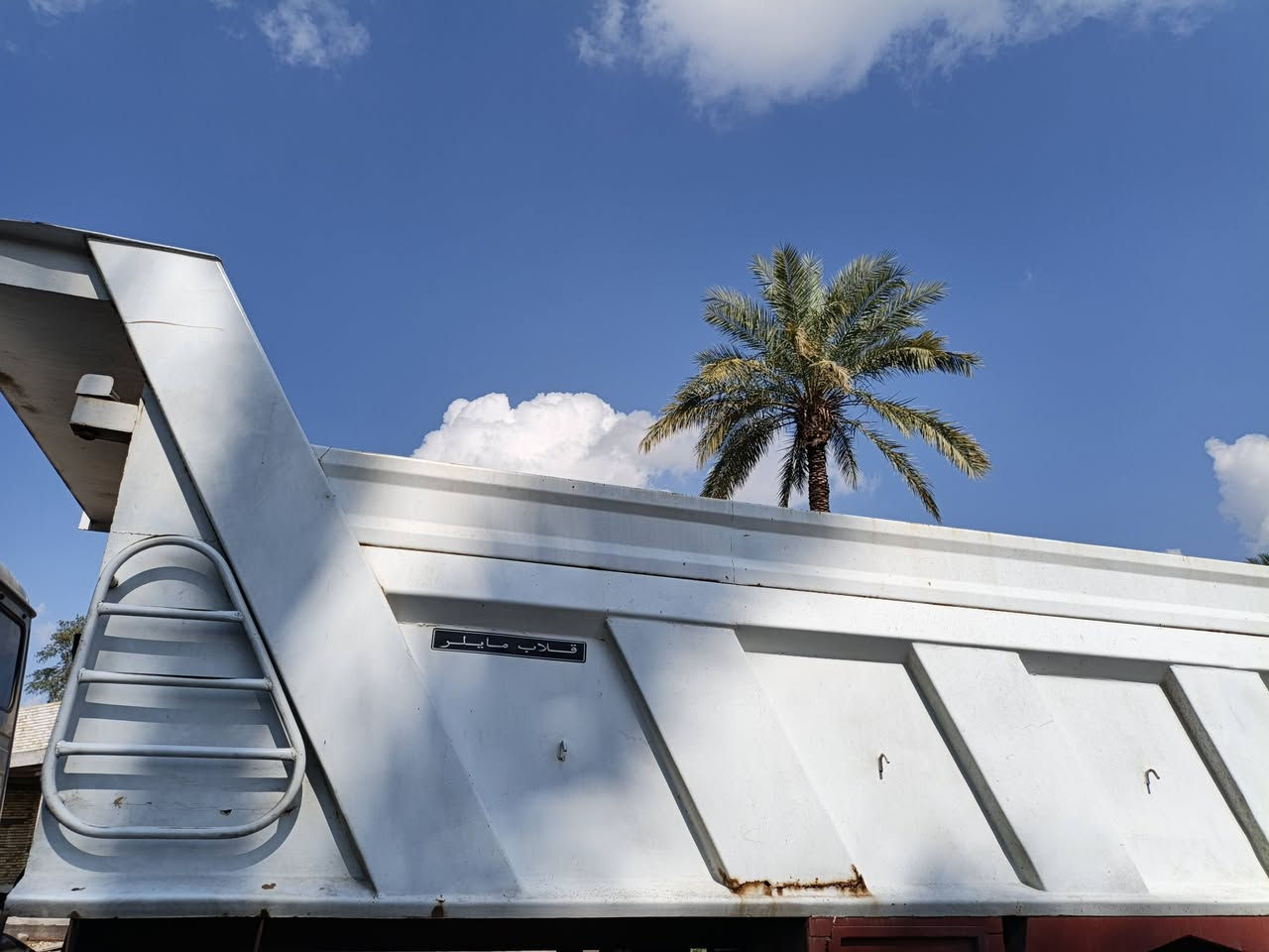 بدي للبيع شاصي عدل كاعية جنل السعر
20 ورقة وبي مجال***********
