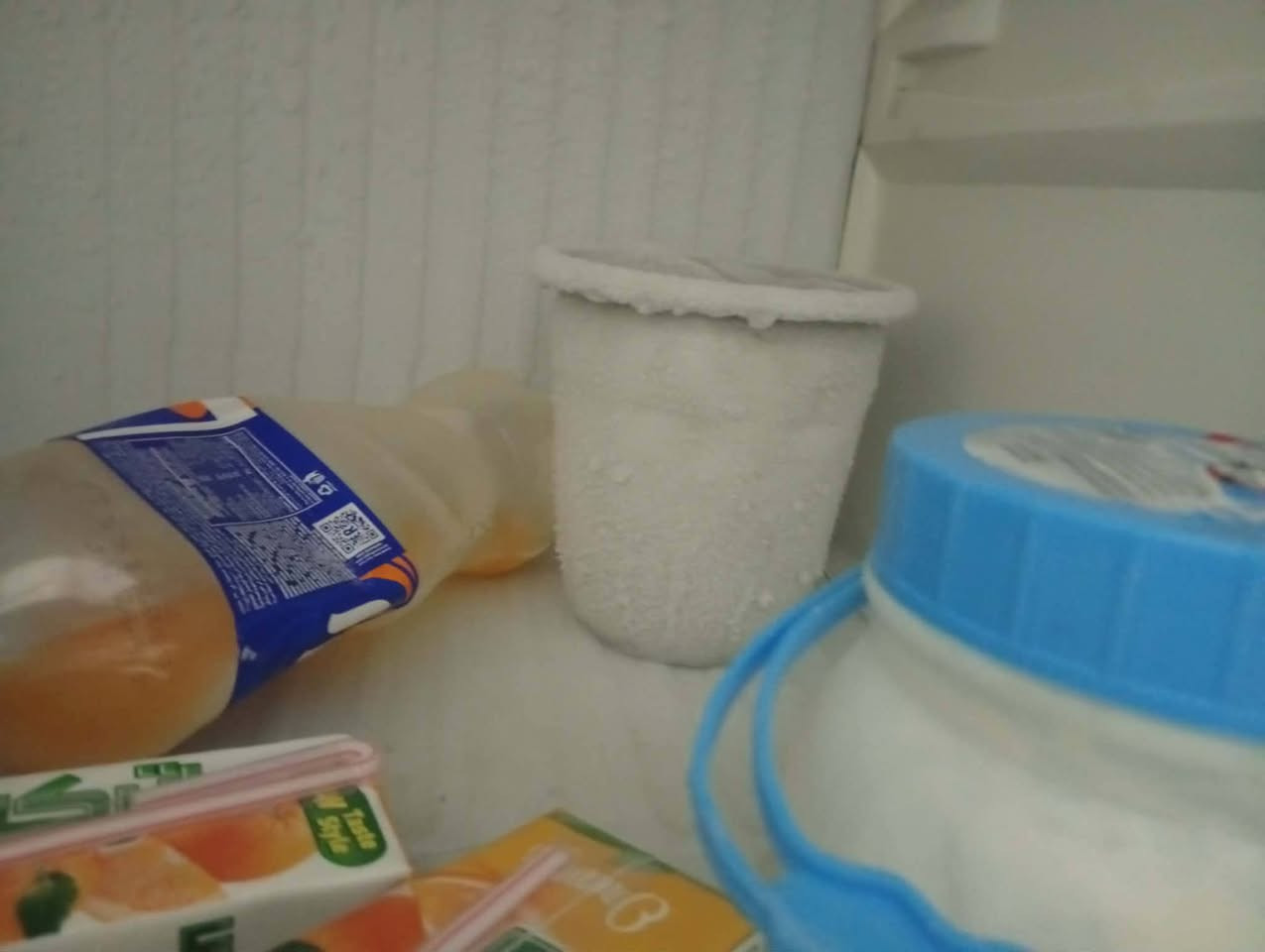 ثلاجه البيع ٢٢قدم حجم كبير سعر ٢٢٥ عنون بعقوبة ارحمه ***********
