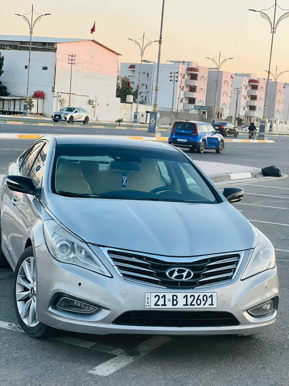 السلام عليكم هونداي ازيرا موديل 2012 خليجي فول واحد على واحد مكينه 6سلندر بيه قطعه وحده صبغ مكان السياره كربلاء. سعره 115 وبيه مجال اي استفسار ***********
