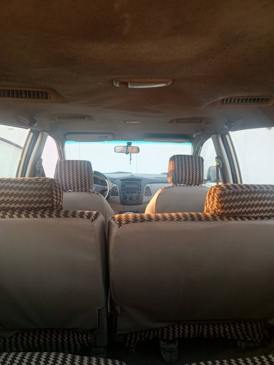 سلام عليكم انوفاه موديل ٢٠٠٩خليج سبعه راكب اجره رقم بابل دولي بسمي يسموه تكسي لخليج بيه مكينه وكير راس الثور فيشتين وبطل ارقه نوعيه بل اصرف تنساه تبريد ثلاث قطع فريزين   حداديه تخم تاير كلهن شرط سعره  ٩٥ بيع مستعجل عندي ضرف   مكان دوانيه قضاء الشامية رقم ***********
