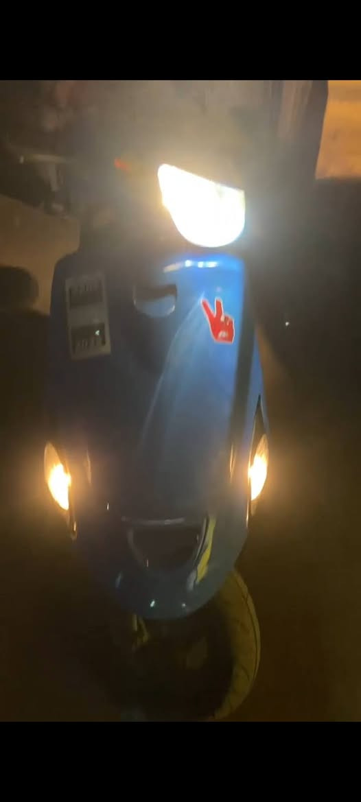 سلام عليكم دراجه فراشه نثيه للبيع 
محرك مكفول ناعم مفتوح كفر جديد سواد نضيف كهربائيات كامله ليت زنون  كابريته جديد صالنصه جديده دبلات أمامي وخلفي جددد تخم تاير جديد سعر ٢٧٥ قفل من لاخير بدون عمله المكان الديوانية قضاء الحمزه الشرقي ***********
