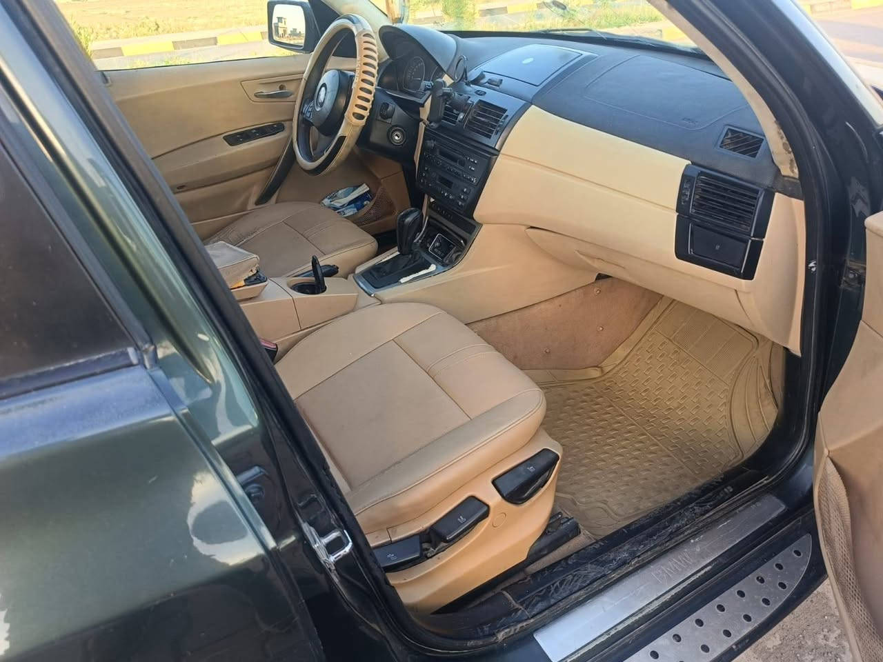 X3 موديل  2005 كفاله عامعه لاصبغ ولا ضربه تنته بنرامه كير اكسن شاصي مكينه بشرط طخم جديد طخم   تاير جديد سيارة احلا من الصور ترياك وين من يعجبك بيع مستعجل السعر ***********
