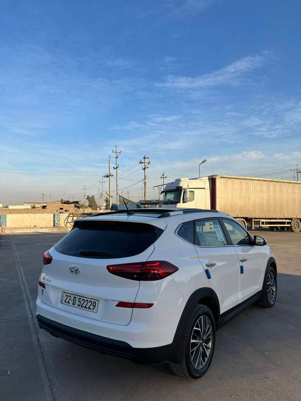 هيونداي توسان ***********(2019)HYUNDAI TUCSON
*********** وتساب
رقم اربيل جديد وهزة جديد
حجم المحرك : 2000 دوش 
وارد خليجي صفر اربيل 

الحالة : جاملخ وباب خلفي صبغ بدون داوخل بشرط بجم كبس خلفي كبس 
•سيارة نضيفة كلش 

•الممشى :76  كم km 

المواصفات :
بنوراما 
بصمة تشغيل 
بصمة عدد 2
ابواب بصمة 
يدات نيكل  
كشن كهرب 
مرايات شفط 
مرايات اشارة 
شاشة اندرويد 
شاحن لاسلكي 
مودات قيادة 
ثلاثة انظمة sport,eco,comfort
مثبت سرعة 
تحكمات ستيرن 
حساسات امامي
حساسات خلفي 
لايت لد
بك لايت لد
لايت عدسة متحركة 

تبريد تدفئة قطعتين خلفي
كاميرا خلفية دوارة
 ويل كروم 

📍مكان السيارة : اربيل
