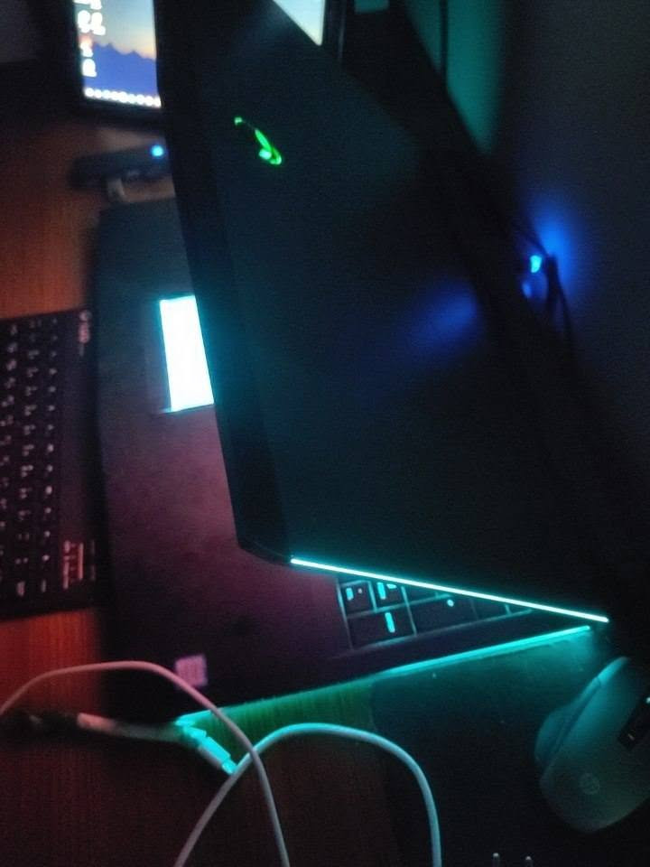 السلام عليكم
لابتوب Alienware نظافة 99%  حته لاصق الشركة ما شايله 

مواصفات 

Coe i7 6700HQ

RAM 16GB DDR4

GTX 1070 8GB

SSD M.2 128GB

HDD 1T

SIZE 17.3° FULL HD1920×1080

اضائة تحكم كامل بجميع الازرار
مراوس مع MINI PC كيمنك


**إذا كنت صاحب هذا الإعلان وتريد حذفه لأي سبب، رجاءا أرسل رسالة إلى الدعم الفني**