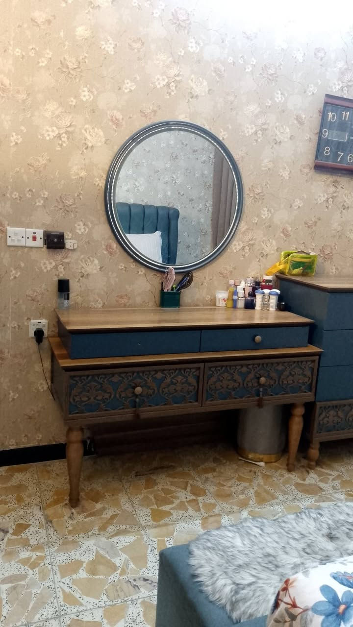 غرفة نوم تسع قطع للبيع نضيفه جدا


**إذا كنت صاحب هذا الإعلان وتريد حذفه لأي سبب، رجاءا أرسل رسالة إلى الدعم الفني**