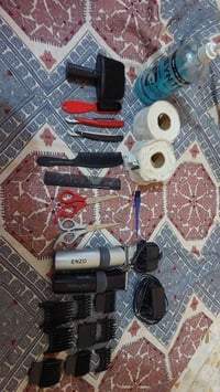 اخوان عندي هذني الغراض للبيع الي يفيدنه خلي ينطي سعر واني بخدمته تحيات...