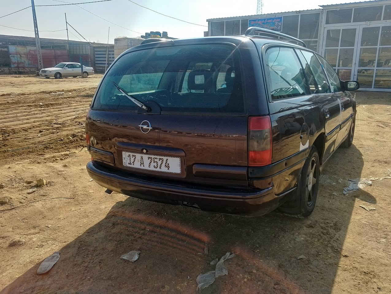 اوبل بزون موديل ٢٠٠٠رقم مثنى بسمي كيرومحرك ونجي ***********
