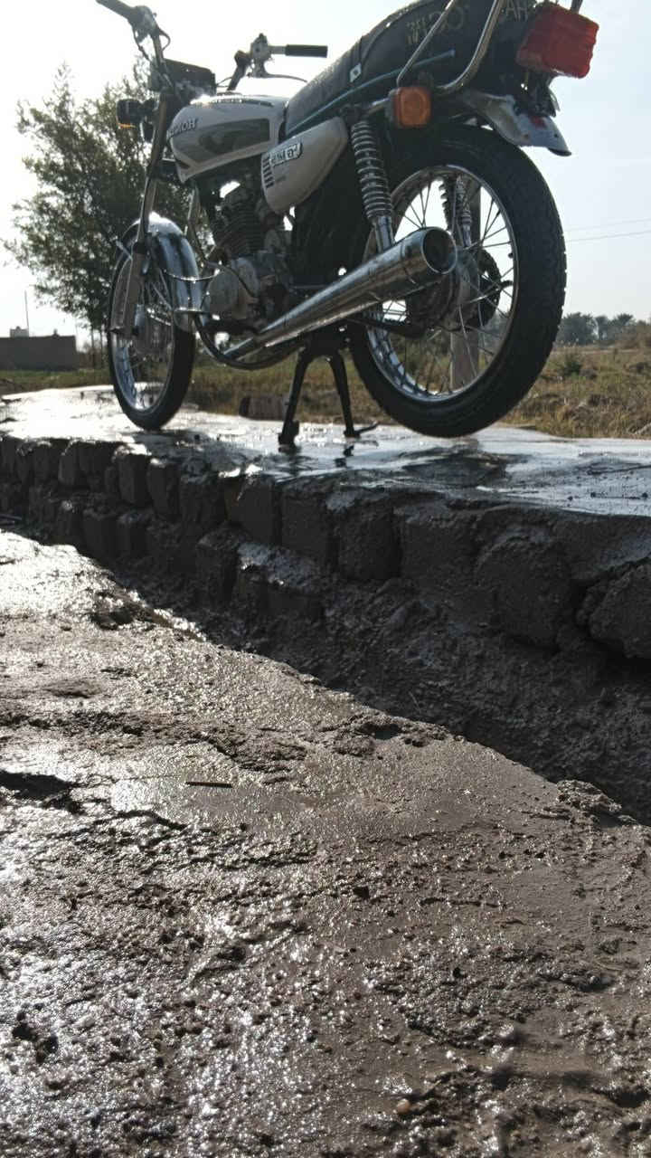 السلام عليكم  عيد نشر. بسبب الوعود الكاذبه رايده مراوس ي نامه اوراق او مراوس ب ستوته كلك راس براس بدون فرق. 
.  
دراجه للبيع نامه كامله شغاله كله اشاير لايتات بك لايت كله شغاله تعميره 25مكينه ستوته لاكن كاور كلچات بوشه نامه شلامجه كلك كلك كلك كلك شاصي 2019مكان شطره سعر 450وبيها مجال للشراي*********** مراوس ب ستوته تعبانه بس تشتغل كلك او مراوس ب نامه اوراق شايله روحه او مراوس ب نامه حربي
