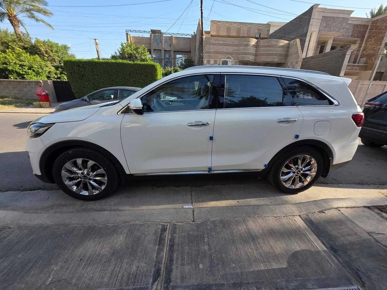 كيا سورنتو 2018 فول مواصفات
السياره جديده ربع ماتصرف عليها 

كفاله عامه من التبديل والصبغ والبارد

رقم بغداد الجديد سنويه2026

تحويل مباشر بسمي

مواصفات 

1_حجم محرك 6سلندر كفاله

2_تحكم ستيرن 

3_كروز سرعه (تحكم سرعه بالستيرن) 

4_شاشه بلاديه لمس 

5_ شاشه ترحيب (((( اريل نفكيشن))))

6_يدات نيكل بلادي 

7 منظومه زنون بلادية 

8_لدات امامي خلفي                     

9_علامه سورنتو بالدوسه 

10_مري جانبيه شفط كهربائي 

11_كشنات جلد بلادي 

12_بصمه تشغيل +بصمه ابواب 

13_ أشاره ترحيب باليدات عند الاقتراب 

11_كشنات كهرباء عدد 2 

15_حساسات امامي وخلفي 

16_لايت ثلاث عدسات بلادي 

17_انظمه قيادة                   

18_ 3قطع تبريد 

19 _سبعه راكب (((((

20_صندوق كهربائي 

21_عدادالكتروني مو عادي))) 

22_بانوراما مو حديد 

23_بردات خلفيه بلادي 

24 _جام اتو +حاكيه بلوتوث 

25 _ويل ستيل حجم 19

26_شحن واير ليس () ((((بطاريه جديده))))

27_ سياره ماشيه40 حقيقي شرط الفحص 

28_ فابلون شركه بعده +بصمات عدد2

29 _محرك كير كفاله عامه شرط من كلشي 

30 _سياره جديده بمعنى الكلمه واحله من الصور 

31_ اعتذر عن مراوس فقط بيع 

32_صدر شركه مامبدل شي

33_ سياره سبير مانازل شركه 

سياره جديده ربع ماتصرف.     

العنوان بغداد المنصور  السعر ٢٦٠ ببهه مجال 

***********
