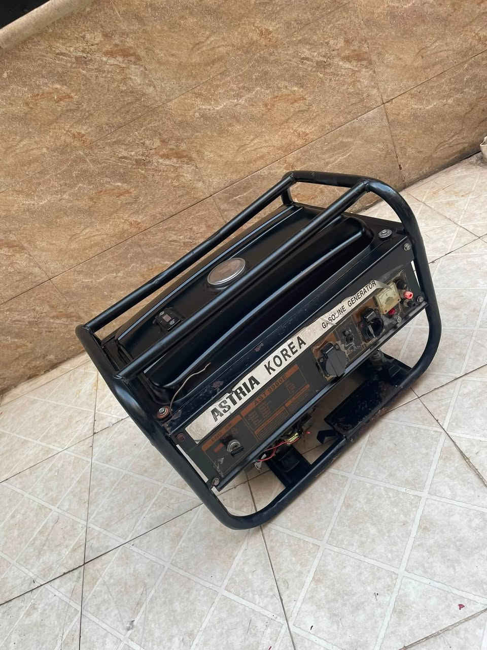 مولده استره ١٢ أمبير سلف وحبل شغاله كامل ماداخله تصليح سعره ١٣٠ مكان بابل مركز مدينه 
***********
