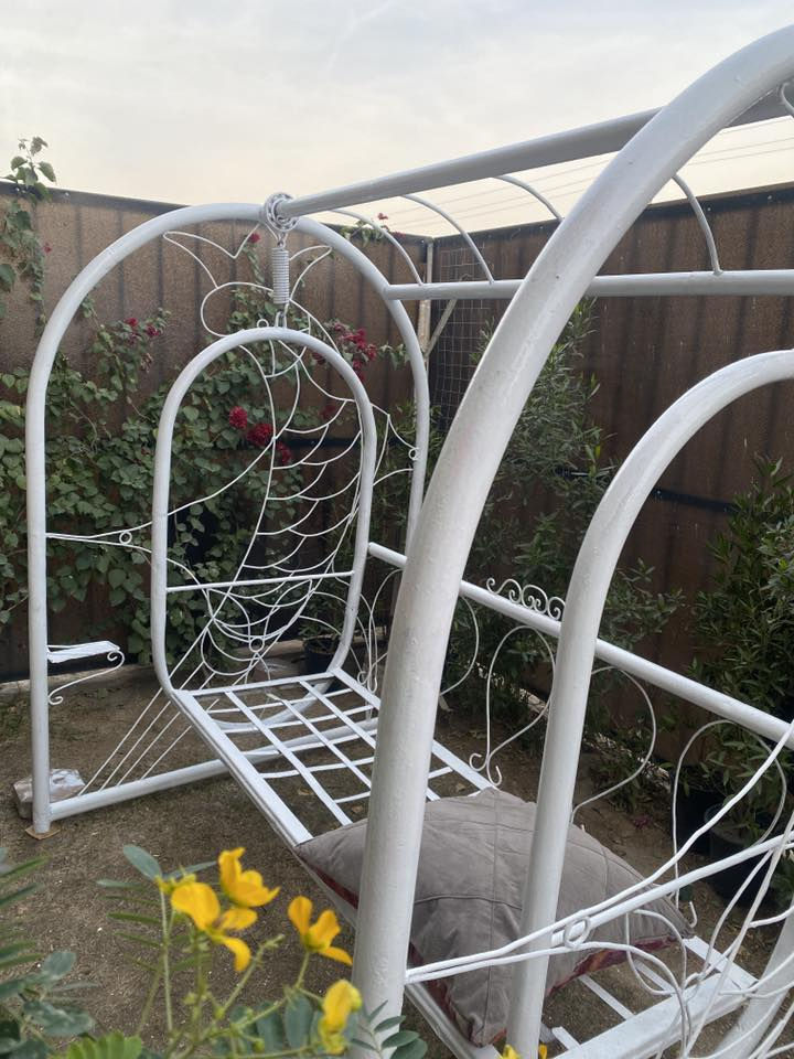 للبيع مكانها دوره حديد ثقيل ***********
