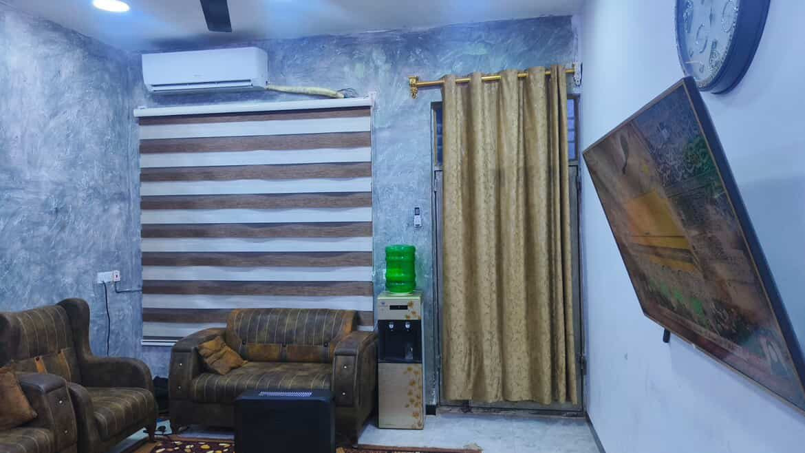 سلام عليكم يوجد بيت في المدائن منطقة الحضارية
المساحة90 متر
ويتوفر معه سبالت 
البيت ع قرار ١١٧
السعر ٦٥ مليون وبي مجال 
الاستفسار اكثر اتصل على الرقم 
***********
