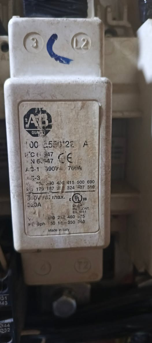 كنداكتر ايطالي 760 امبير للبيع 
***********
