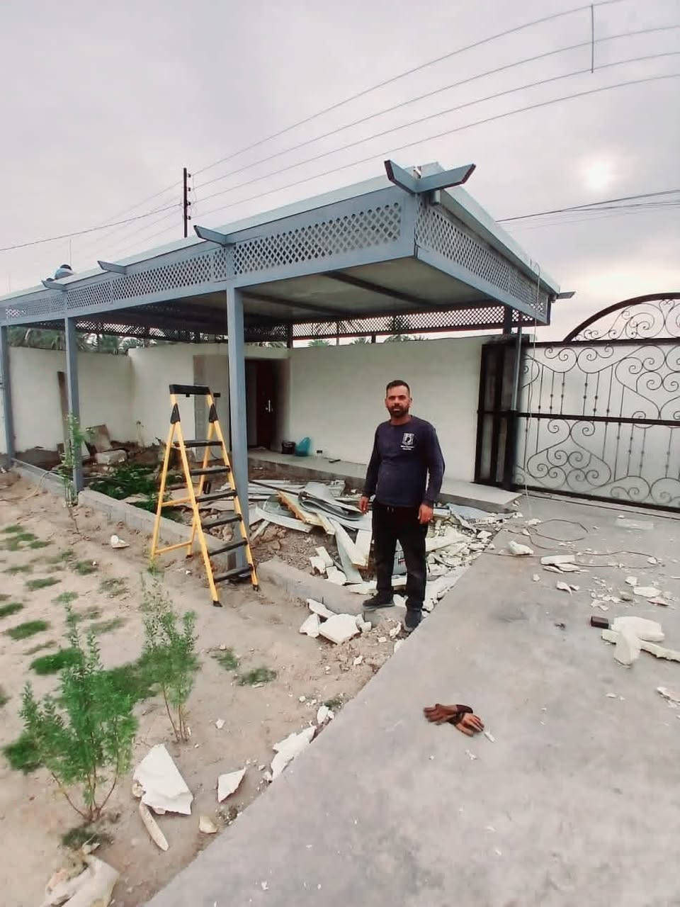 السلام عليكم ورحمة الله وبركاته اخوكم مهند الحداد لعمل السقفيات وكرفانات ورفوف وبسعـر مناسب جدآ لتواصل *********** ابو صكر عنوانا 📍بغداد المشتل
