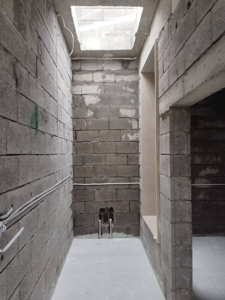 ❤️سلاو ريز بؤ گشت لايه ك ❤️
خانوو 130مه تر 
چوار هؤده و هؤلو مساعيد مه تبه خ كراوه
رانيه ناوه راستى كونه سئ
له و مه رحه له دا ده فرؤشريت
له ته واوبوندا نرخى 290وه ره قه و محامه له 
***********
بؤ كرين و فرؤشتنى مولك و مال 
*********** أربيل, العراق
