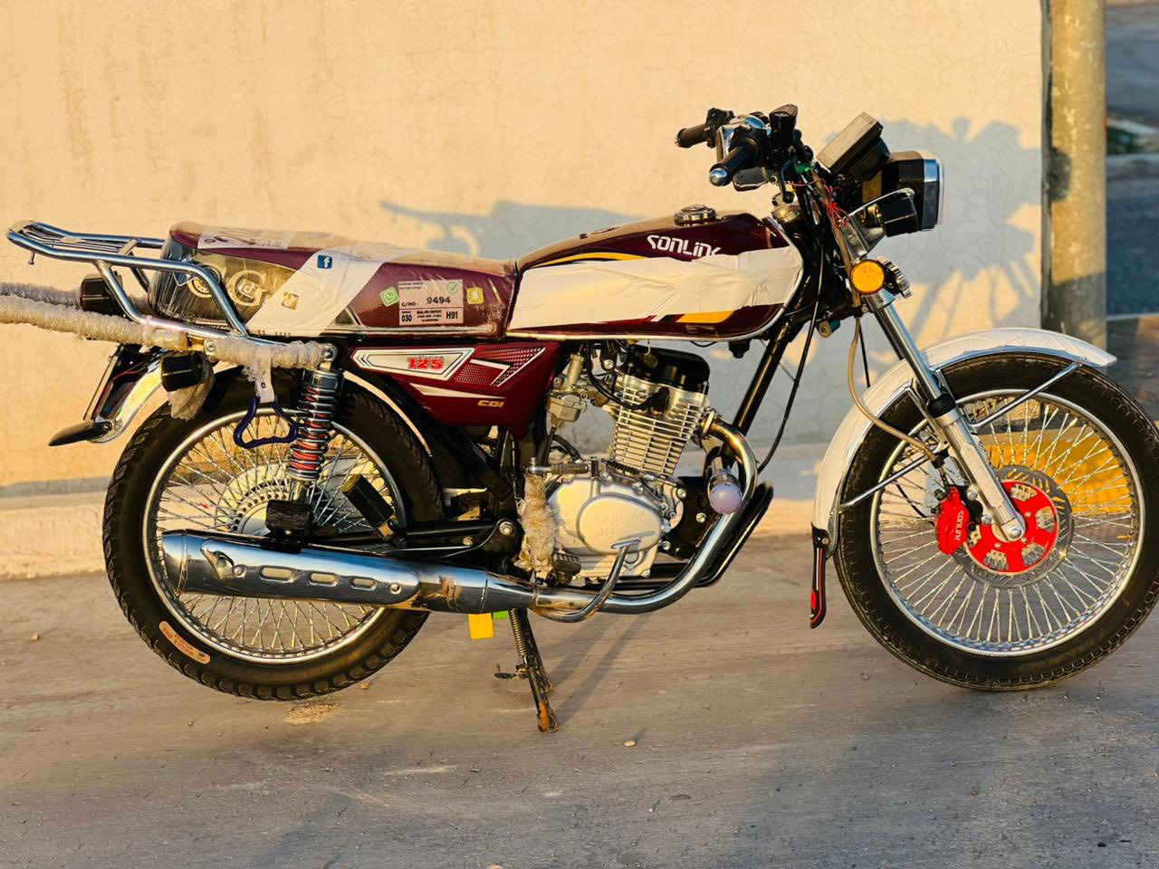 السلام عليكم للبيع دراجه تايكر سونك موديل 2025 باب اول محرك شرط كهربائيات كلها شغاله 
شاشه شغاله لون لدراجه ماروني بلادي وياله وتايرات بل كارتون امبيثري جديد لايت علامت سونك ليزري هوه ولبك مكينه خرسه عل وضع لشركه شرط لنعومه ولنشاط دراجه احله من لصور مكاني تكريت متواجد خاص أو اتصال *********** ودلل عيوني الك ملاحضه مراوس ماراوس بس بيع
