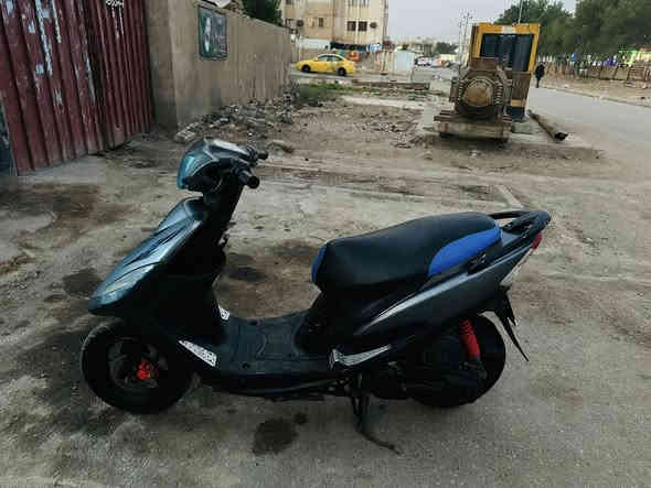 مرححبا 
ماكس عدله 
مكينه49 بوشه بلاد 
دراجه مامفتوح بيه برغي 
سلف بلاد كلشي بلاد
مختمه شلعه معدل 
اشايرً كلشي شغلا 
كفرات بلاد موجوده اصليات الزرك
هذا تجاريات دراجه
و وكلي ماخذا 
صالنصه M وين مايعجبك اخذه افحصه 
اني  انطي بيه ضمانً 
 السعر ٩٠٠ قفل مكفوله
***********
