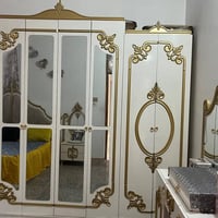 غرفه اخشاب • جديدة • استخدام قليل