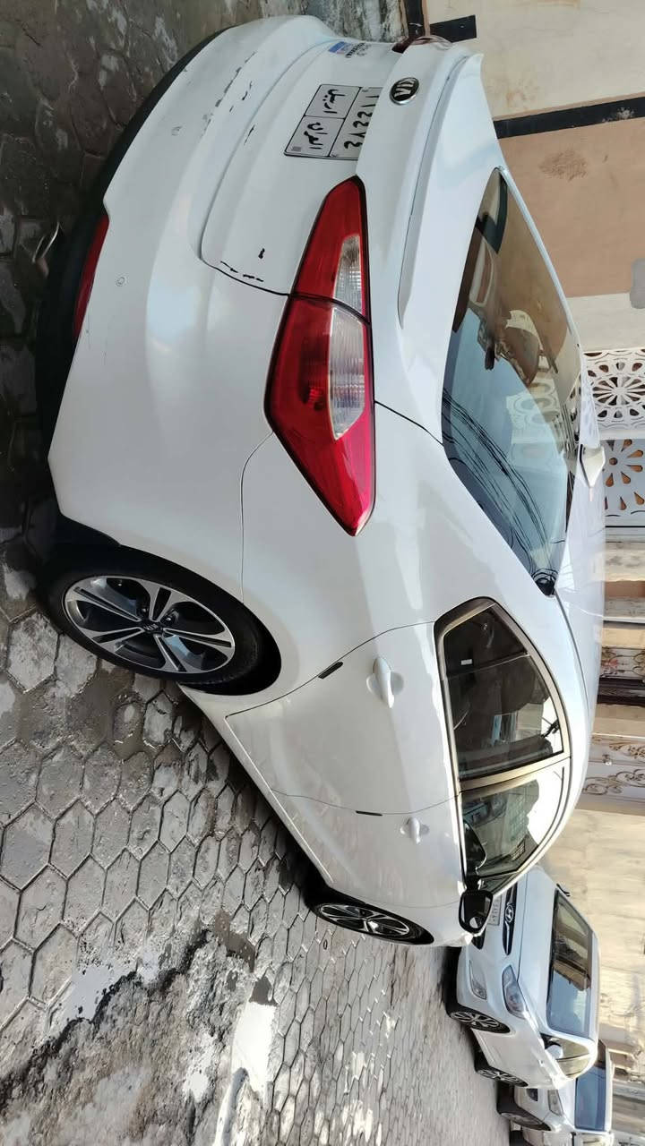 سيراتو موديل 2014 سياره بس باردات بيه بسيطه كير ومحرك مكفولات 117 وبيه مجال بسيط  رقم تليفون ***********
