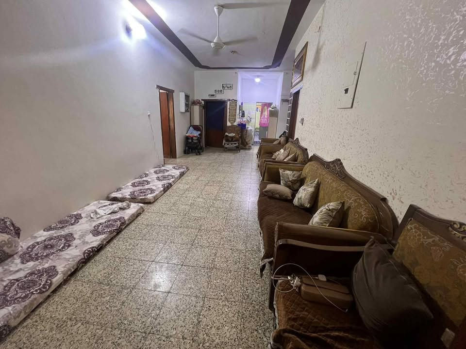 بيت للبيع المساحة ٣٧٥ متر طابو صرف
شارع ٢٠ نافذ على شارع ٤٠
العنوان حي الجولان قرب قاعة الاماسي 

للتواصل ***********

+964 780 708 8747
