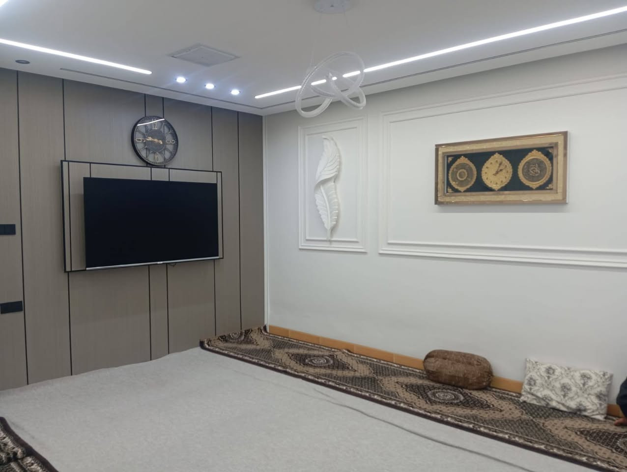 پــەلــەبکەو فـەریای کـەوە 200م لــە گـــوندی ئـە ڵـــمــانـی
نـــــــــــرخی625گـــــــــڵاومعملــــــــە بــــــلاش هـــــــەرج
بـەردەم حــەدیقــــــــە پـەلـە بکەو فـەریای کـــــــــــــــەوە‌🏃
فـوولــە مــغــربی  دەکـتدی بـۆگـــشت ژوورەکــــــــانی کراوە
کـــاونـــتــەر لـەگــەلدیــە  لـە گــەڵ فــــرەشی ژوورکان🏃

بـــــــــــەلاش بــــــــــــەلاش بــــــــەلاش تــاڵانـی و هـەرزانـی

ئـەم خـانووە بــــــۆ فــــرۆشــــــتـــن لــە کـەلار گـەڕەکـی گـونـدی ئـەڵمـانـی ڕوبەری 200متری بـەردەم حـەدیـقـە ڕووی خـۆری بـەیـانی لـەمە هەرزانتر نـیـە لـە دەستـی خۆتـی مەدە

نـرخــی 625 گـــــــــــەڵا و معامەڵە🏃🏃🏃🏃🏃🏃
*********** پـاشــــــــــا کـرێن خـــــــــــــانوووووو🏃

ز.م*********** هێمــــــــــــــن عـــــــقـــــــــارات🙋🙋
