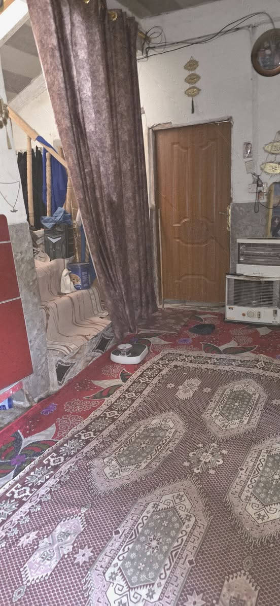 ١٠٠متر ب٢٧مليون  عنوان الدار النجف الأشرف كوفه شارع شهيد قرب صوره الوائلي  تجعيب وبناء بلوك عكاد  يجتوي على غرفتين نوم صاله مطبخ صحيات استقبال  عنوان المكتب الكوفة شارع المعمل قرب شارع المطار القديم مجاور صيدليه بلال مقابل صيدليه زحل جوار شارع سيد حبيب 
***********
***********
