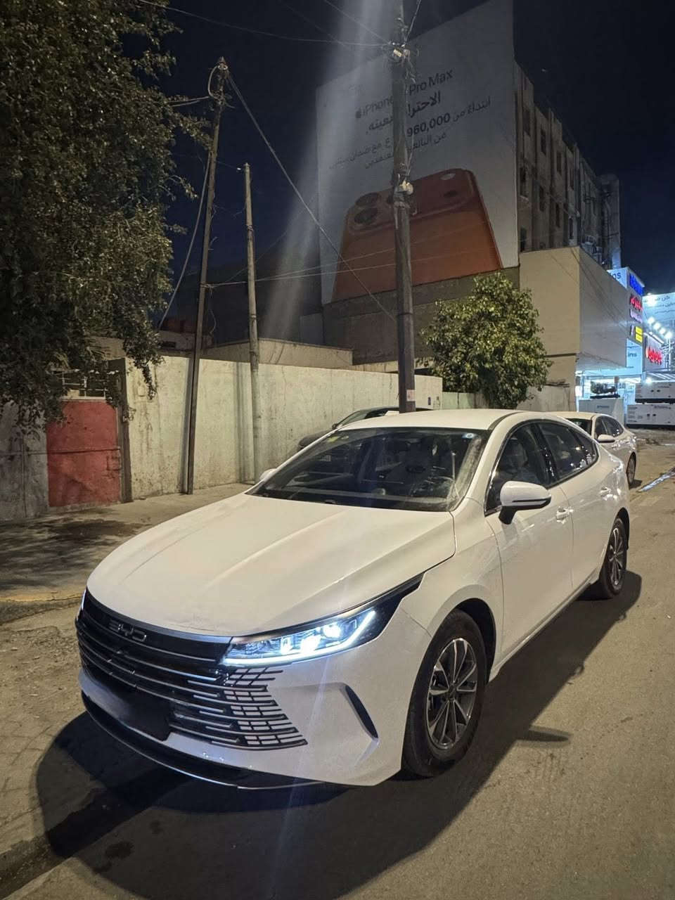 السلام عليكم
بي واي دي ديسترو موديل 2025 ماشية 4800 
رقم بغداد مثبت لوحات

بيهة بارد بداية البنيد كلش بسيط 

مواصفات
بصمة تشغيل + بصمة ابواب + تشغيل عن بعد 
كراسي جلد 
داخل لونين ابيض و اسود
بجم LED
بك لايت LED
شاشة كبيرة دوارة 
كامرة دوارة 
حساسات
شاشة دجتل
ويل كروم 
هاند بريك كهرباء
اوتو هولد
كير ماوس
تبريد شاشة 
مناخ منفصل
تحكمات جعتين

بعد بيهة هواي مواصفات

استفسار 📞***********

السعر 118 وبيهة مجال

العنوان📍بغداد زيونة
