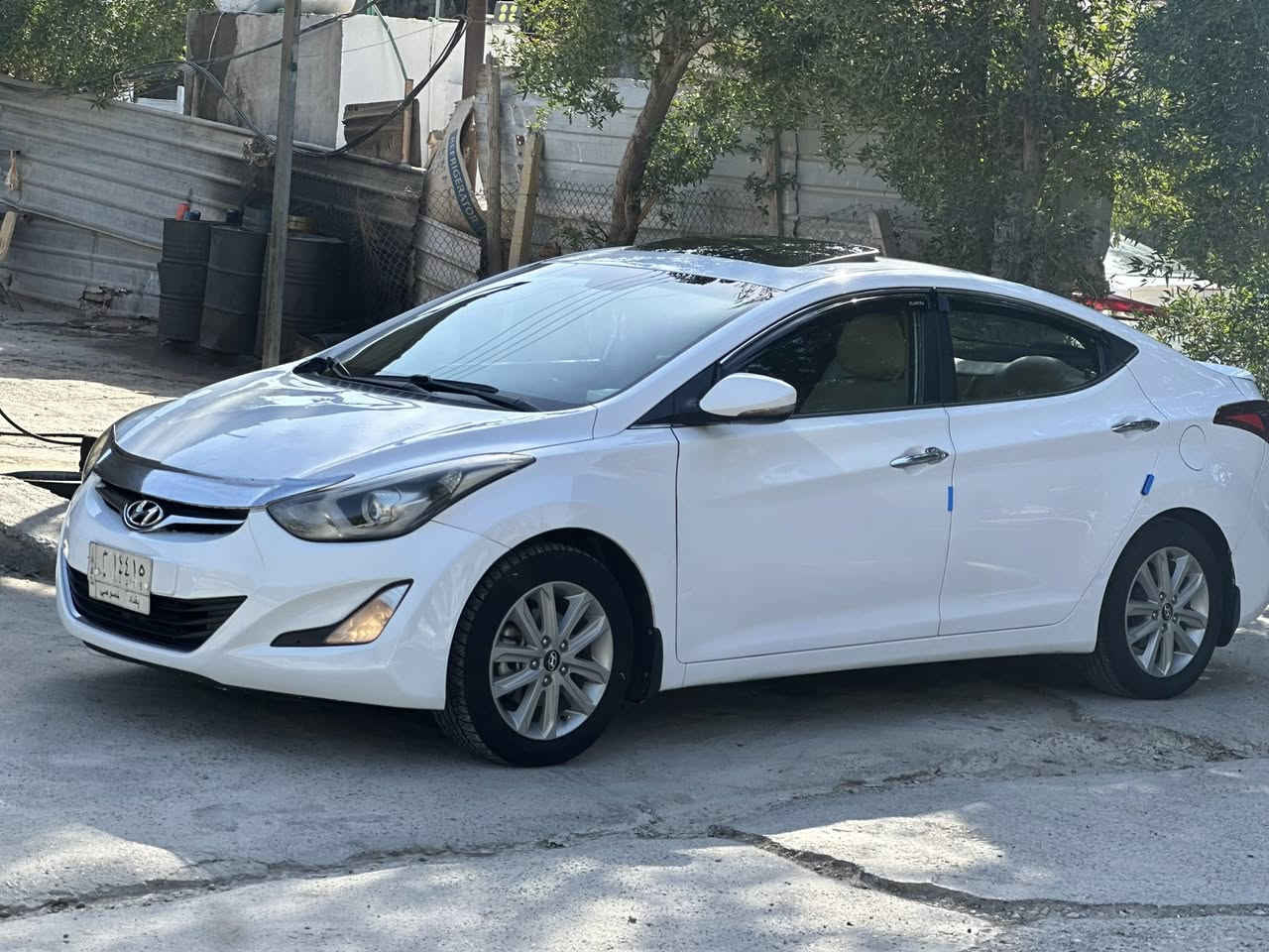 سلام عليكم  ***********
سعر ١٠٨$ مجال قليل / بغداد سيديه
النترا ٢٠١٥ خليجيه محرك ١٨٠٠ دوش ماشيه ٢٤٠ الف فتحت سقف شاشه كامره حساسات قطعتين تبريد اشاير بلمري مري شفط نظام ايكو وباقي المواصفات المذكوره تبريد ثلج صدر خلفي امامي جديد سياره عليها ادامه بيها تلث قطع صبغ بدون دواخل صور سونار بلمنشور
