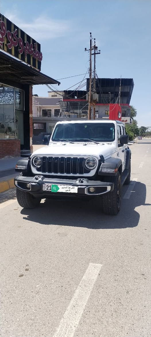 السلام عليكم
جيب رانكلر موديل 2023
رقم سليمانية 
 

‏Jeep Wrangler 
‏2023     3.6

حجم المكينه : 6 سلندر
ماشيه ٢٧ الف ميل 
                       الضرر : بنيد مبدل بلادي  شرط بدون صبغ 
                  
مواصفات سپورت 

بصمه 
.كشافات 
.هيتر بالاستيرن 
. شاشه 
.هيترات بالكشنات
سياره حيل نضيف 
مكان السياره ديالى بعقوبة
سعر 330$
 
 📞***********
