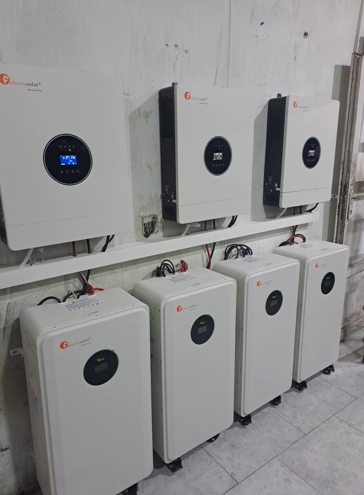 بسم الله ما شاء الله تبارك الرحمن 
تم تجهيز وتنصيب منظومة طاقة شمسية لمطعم الحجي في قضاء العلم بتاريخ 27/12/2025
مكونات المنظومة//
الواح لونجي 615 واط عدد 30
انفيرتر فيليستي حجم 12 كيلو عدد 3
بطاريات فيليستي حجم 15 كيلو الشكل الجديد عدد 4.
مع كافة الملحقات والاسلاك والحماية والتركيب.
#مركز_دجلة_للطاقة_الشمسية 
#الاول_بالعمل
#الاول_بالجودة
#الاول_بالضمان
عنواننا //
صلاح الدين تكريت القادسية الشارع العام 
الانبار الرمادي شارع 60
للاستفسار//
***********
***********
