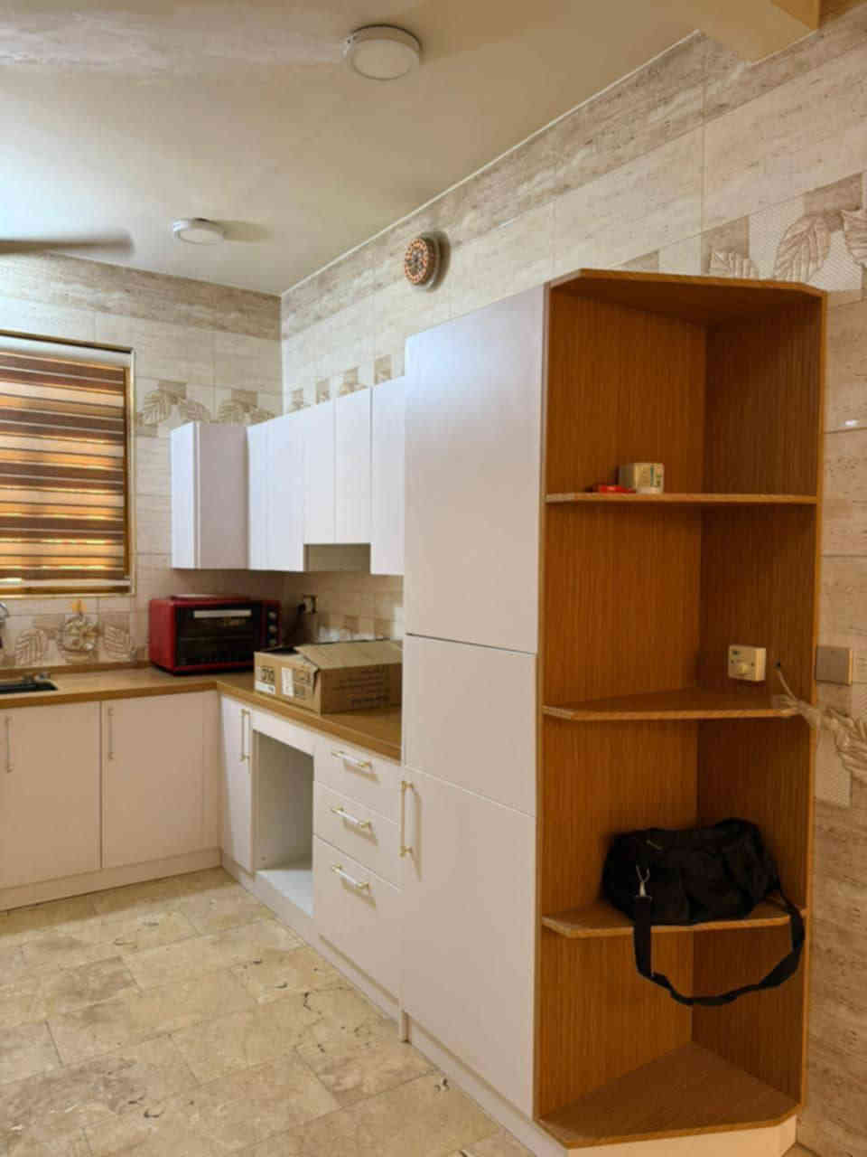 السلام عليكم غراض لبيع كاونتر نضيف يخبل قيم واخذ مرايه سعره 50 وميز سعره 50 العنوان الزعفرانيه ***********
