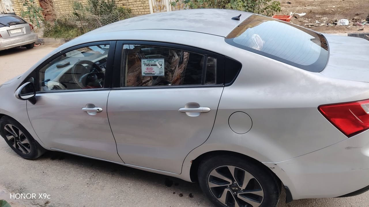 السلام عليكم  للبيع سيارة كيا ريو 2015 خليجي سيارة مكفوله  بيه  ضربه صبغ بالجاملغ الايمن ومصىلح على البارد محرك 1600 تبريد عاطل  سنوية 30 سيارة باسمي تحويل مباشر رقم ذي قار مداور ثاني يوم السعر 95 بيه مجال بسيط مكان السيارة  الناصريه الاستفسار..
***********
***********
