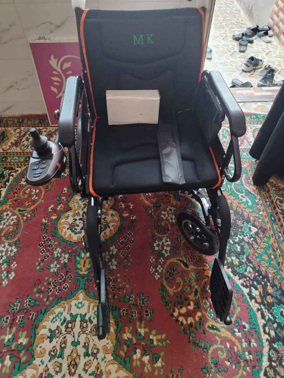 السلام عليكم
عربانه شحن حجم الكبير  للبيع مكان كربلاء طوريج 
سعر خاص او تواصل عل رقم  ***********
