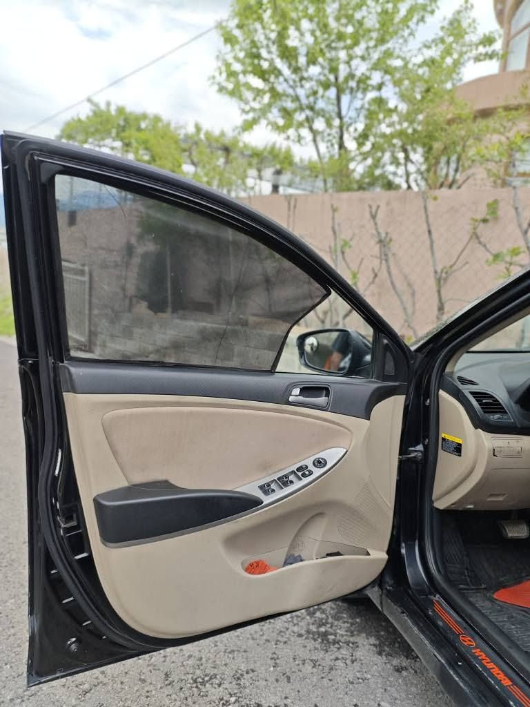 ئەکسنت مۆدیل ٢٠١٧ئەمریکی دوو پارچە سبوغ لەگەل کەمێک ساردەکوت گێر و مەکینە و تەبرید بەشەرتە مەکینە ١٦ گێر تۆماتیک و عادیە سیستەمی ئیکۆ و تڕاکشن و سوکان ڤۆلیوم و تعدیل سرعە و چوار جام کارەبایی و چەکمەجەو پێنج بالیف و  ئاوێنە کارەبای و شاشە ئایپاد و کامێرای دواوە  هەموو شتێک ئیش دەکات رەقەم و سەنەوی نوێیە تا ٢٠٢٩ وە سەیارەکی بێ کێشەیە و توندو بەندە کەم مەسرەفە سعریشی 90$و مەجال بۆ زانیاری زیاتر نامە بنێرە یان تێل بکە *********** سوران, أربيل
