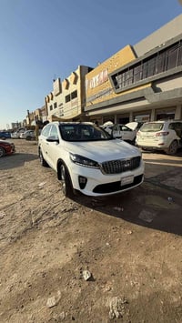 سورنتو موديل ٢٠١٨شكل ٢٠١٩ فووول ١/١ محرك ٦ راكب ٧ رقم بغداد  خليجي  بي...
