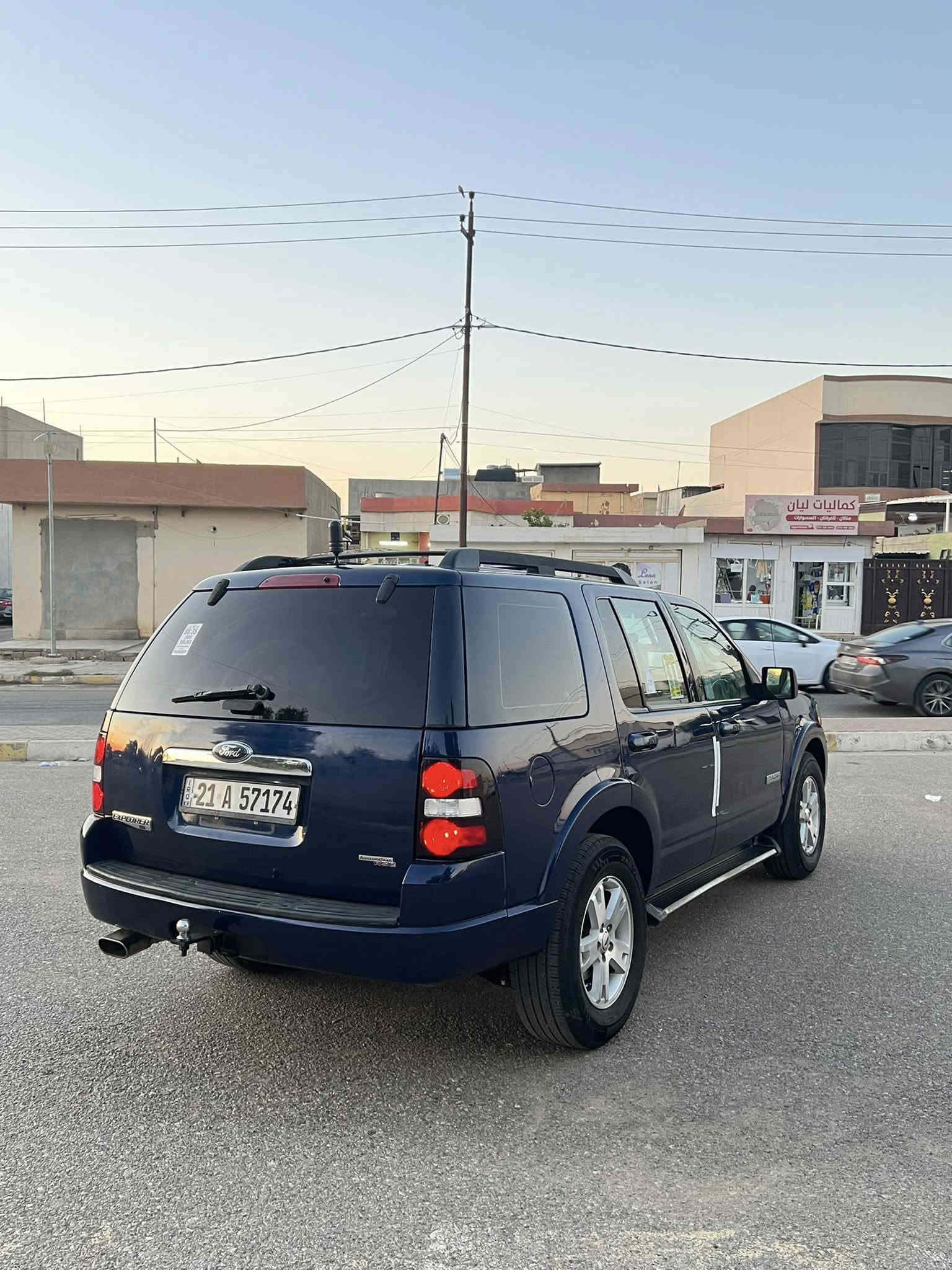 سلام عليكم سياره فورد اكسبلور موديل 2007 گير أوتوماتيك كيرومحرك بي شرط تايرات جديد صدرجديد كهربائي كول شغال مواصفات خليجي جامات ومرايه كهربائي سويج كونترول قوفل مركزي كاملا ABS كوشنات جديد 7راكب 3معقط كهربائي سياره كول شغال 4قطع صبوخ بيه حيزمً بدون صرب وبدون داواخل سنوي جديد راقم جديد سياره جاهز مابيه نقص كول شرط سعر 83$بيه مجال ***********
