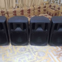 زوجين سبيكرات • ايطالي