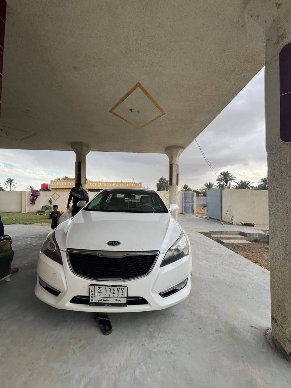 سلام عليكم كيا كادنزا 2011
خليجي فول 1/1 
السياره مكفوله كفاله من الصبغ الضربه والحداديه 
محرك مكفول 
السياره باسمي تحويل مباشر 
مصفره غرامات مروريه 
للاستفسار ***********
السعر 127ورقه وبيها مجال
