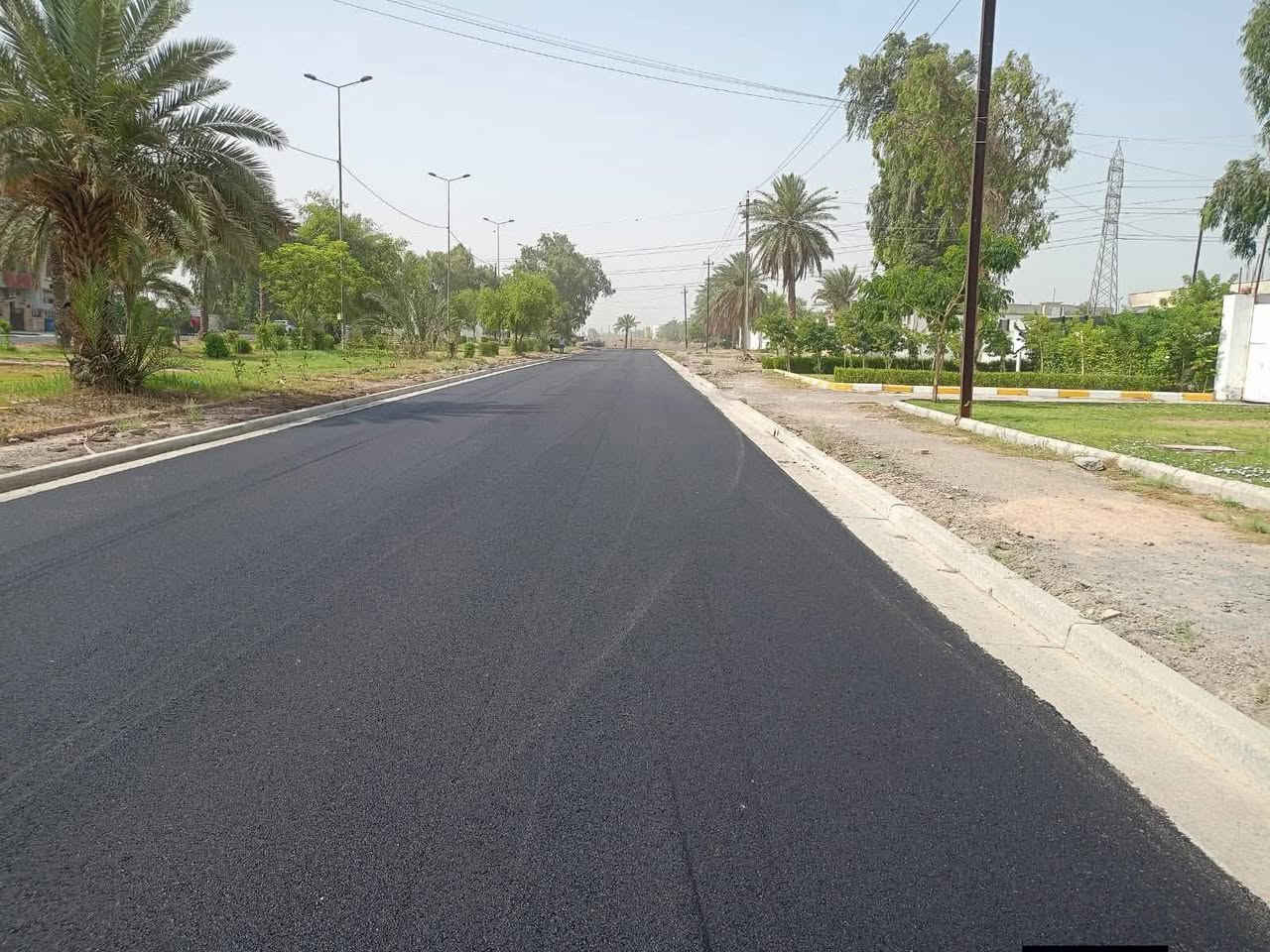 السلام عليكم مستعدين لتبليط الشوارع الحكوميه والزراعيه وباسعار تنافسيه كافة المحافظات للاستفسار ***********..***********
