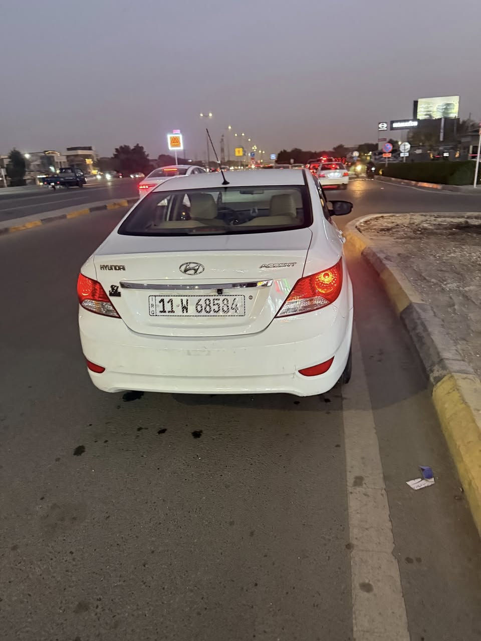 السلام عليكم اكسنت ٢٠١٢ بلو فول ماشية ١٢٧ مكفولة عدا الدوسة فقط السعر ١٠٣ وبيه مجال بسيط جاهزه من كلشي مكاني بغداد السيدية رقمي ***********
