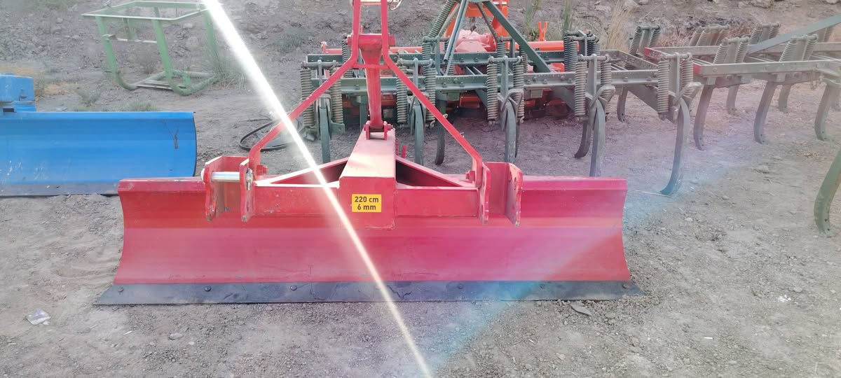 السلام عليكم ألات زراعية العنوان بغداد اليوسفيه *********** ***********
