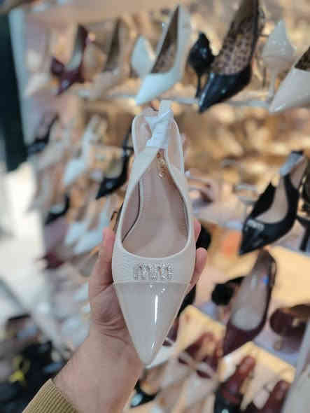 حذا كعب بسمار ماستر كوالتي ارتفاع 7سم
قياسات من من36ال 41
يوجد توصيل
واتساب ***********
عنوان المحل ديالى المقدادية حي المعلمين شارع المخضر مجمع العزاوي مقابل أزياء ناز
