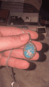 جمال ودلال الي يريدها نكوله بركه
مداليه فيروز نيشابوري رضوي اصلي 
هـ ***********
