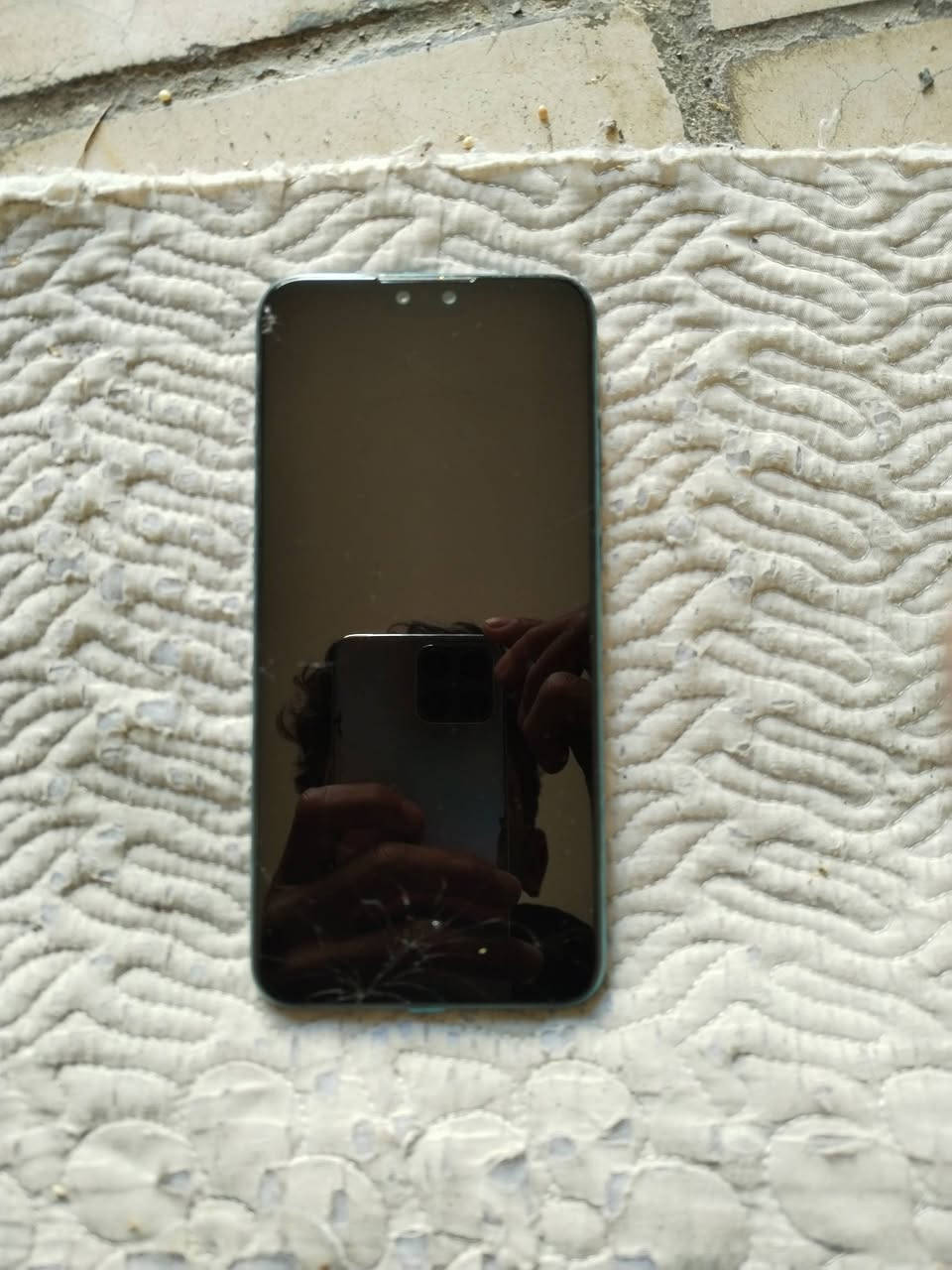 السلام عليكم جاهز Y9للبيع ذاكره ١٢٨ فقط البلازمه مفطوره وشغال سعر ٣٥مكان الشعله رقم ***********
