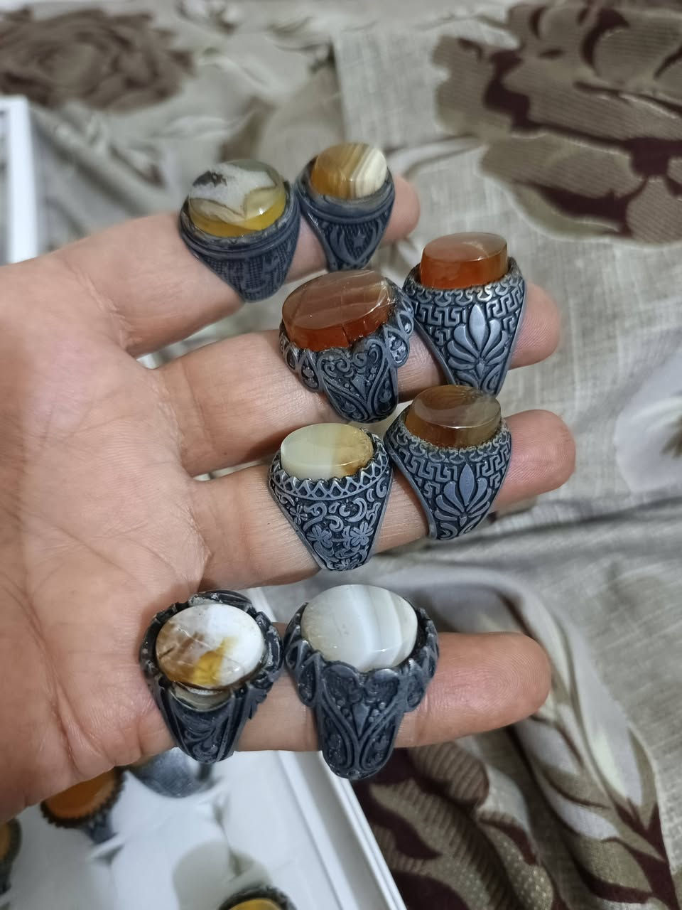 السلام عليكم
طبلة خواتم ايرانية ٥٠ خاتم مع الطبله السعر ٧٥ الف 
صياغه جميلة


**إذا كنت صاحب هذا الإعلان وتريد حذفه لأي سبب، رجاءا أرسل رسالة إلى الدعم الفني**