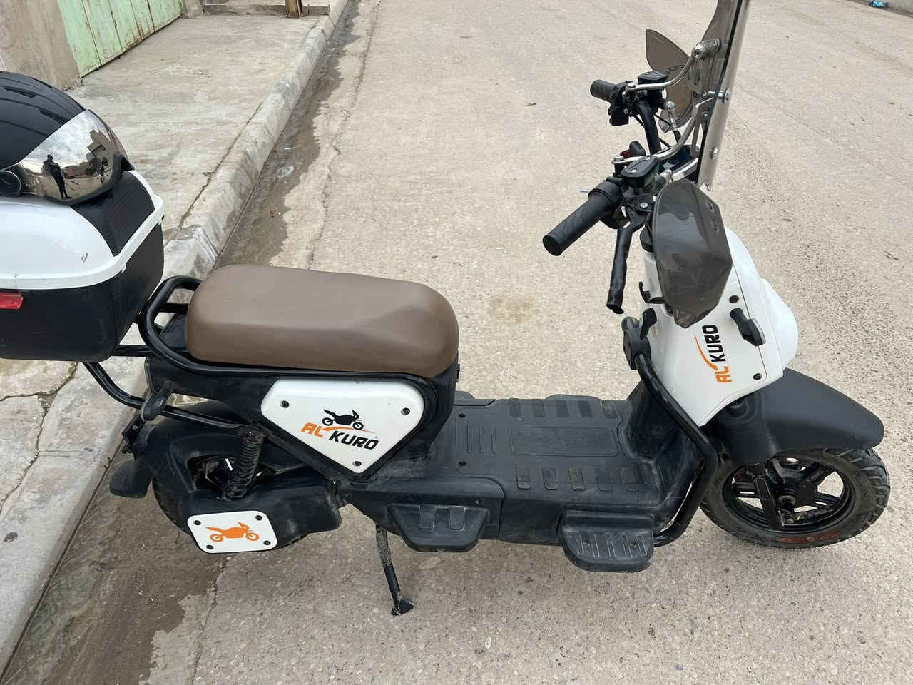 ماطور سكل للبيع  
 2025 جديد بعدو خمس بطاريات دبل
 40 كيلو متر للشحنه الوحده 
سعر 550 بي مجال للطيبين
***********
