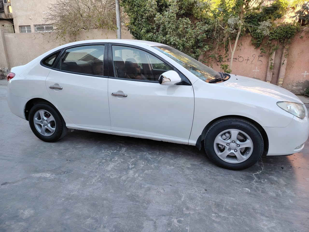 للبيع النترا موديل 2011 خليجي صبغ عام 
محرك 1600 رقم واسط سنويه 31
محرك جديد تبريد شغال تخم تاير
سعر 90 بيها مجال 
*********** /***********
