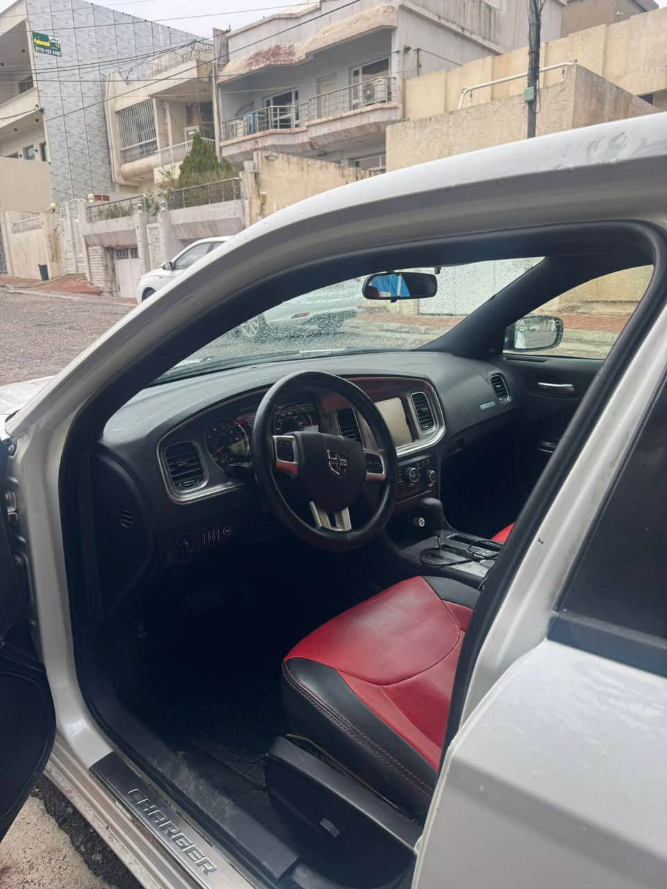 دوي جارج rt 
فوول مواصفات 
شاشە گەورە 
تحدید سرعە 
ڤۆلیوم سوکان
بلاجکتۆر
تەبرید بەشەرت
کوشن سارد و گەرم 
مۆدیل ٢٠١٤

————————-
بێ ڕەقەم بڕاوە
سەیارەکە زۆر جوانە هەیکەلی 
نرخی ٦٢ گەڵا و کەمێک مجال 
بۆ زانیاری زیاتر :- 
*********** السليمانية, العراق
